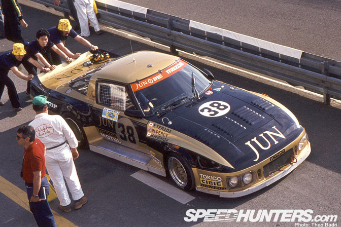 LM81-wen_mazda-RX-7_n38_pitlane_1zP2_1.jpg