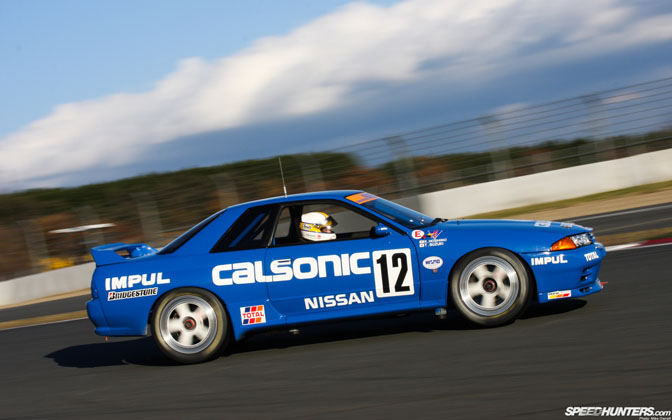 Desktops>>calsonic R32 Gt-r At Fuji Speedway