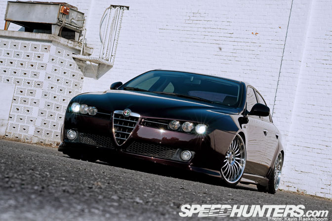 Alfa Romeo 159 - A Compact Executive Car!