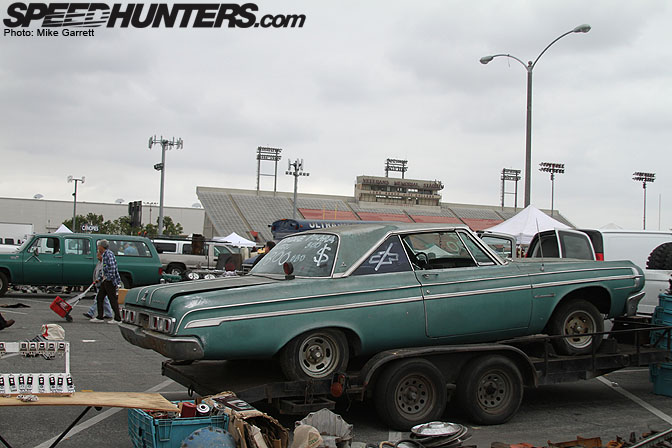 Gallery>>a Morning At The Swap Meet