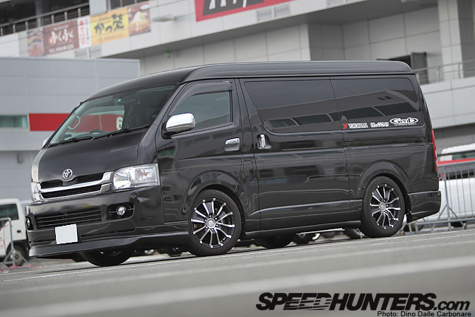 toyota black van