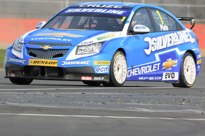 British Touring Car driver Paul O'Neill of team GoMobileUK.com who drives a  Chevrolet Cruze Stock Photo - Alamy