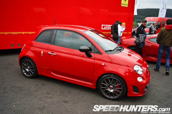 Fiat 500 Abarth 695 Tributo Ferrari 2011 Fiat 500 Abarth 695 Tributo  Ferrari 2011 Photo 01 – Car in pictures - car photo gallery