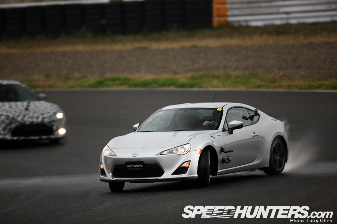 In The Moment>> Does The Scion Fr-s Drift? Yes!