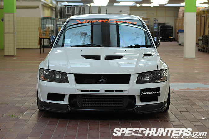 Mitsubishi Evolution VII GSR Front