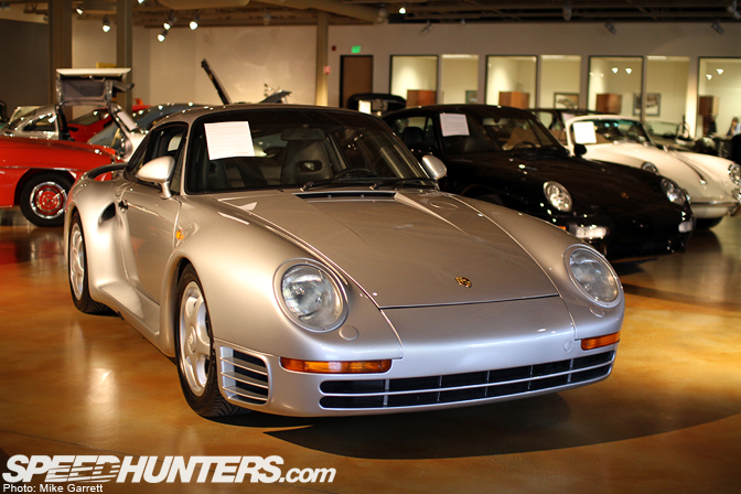 Silver Porsche 959