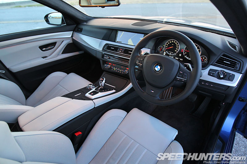 BMW M5 F10 interior