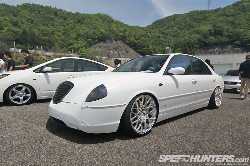 Lancia thesis japan