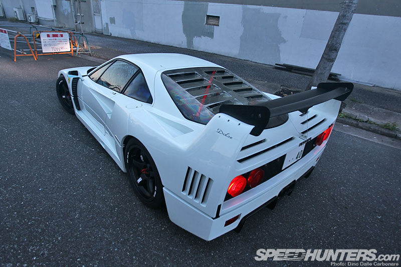 Ferrari f40 click on the body, the headlights pop out. Found it by