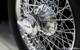 1920x1200 Jaguar MkII wire wheelPhoto by Jonathan Moore