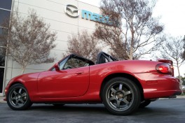 Roadster-Feature-This-03