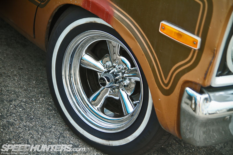 For those looking to give their van a bit more of a Lowrider vibe, the Astr...