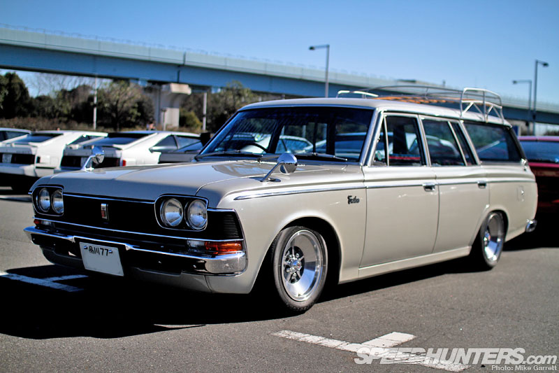 toyota crown custom