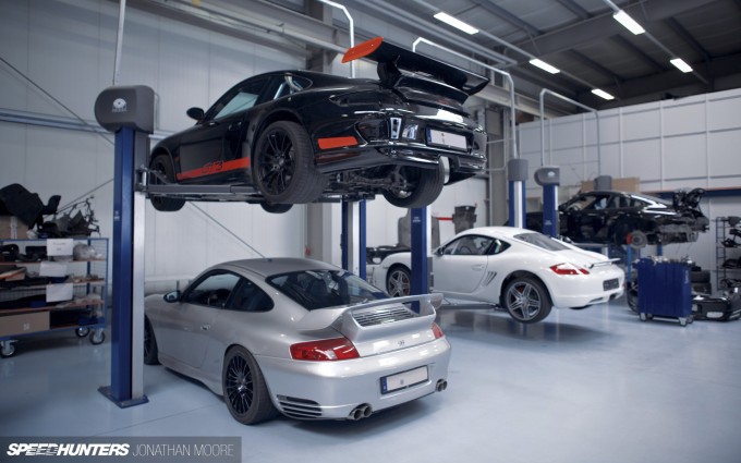 The workshop of specialist Porsche tuners 9FF
