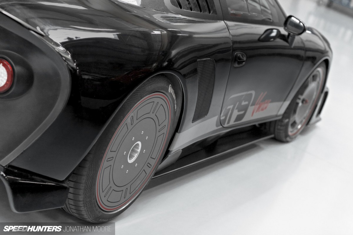 The workshop of specialist Porsche tuners 9FF