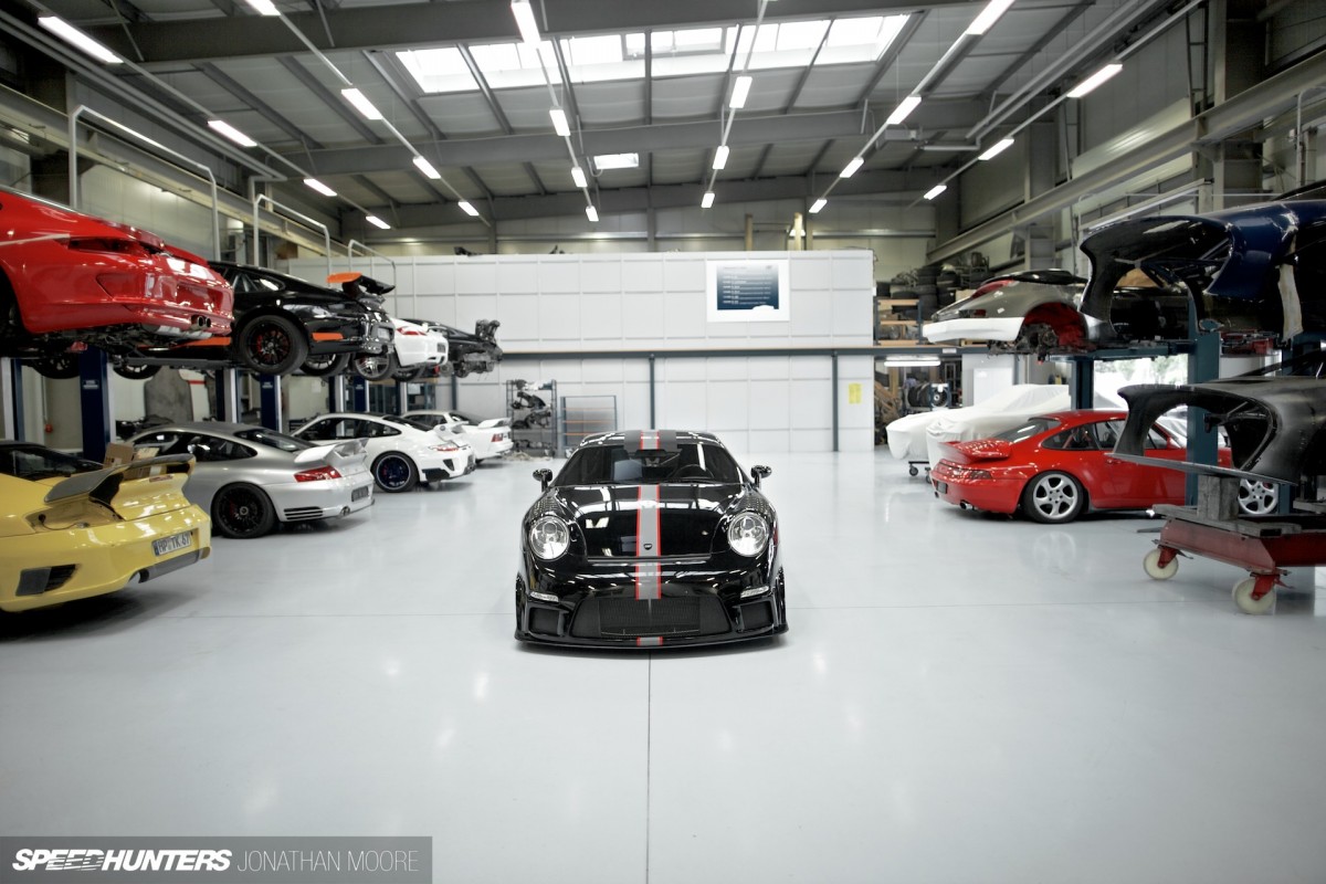 The workshop of specialist Porsche tuners 9FF