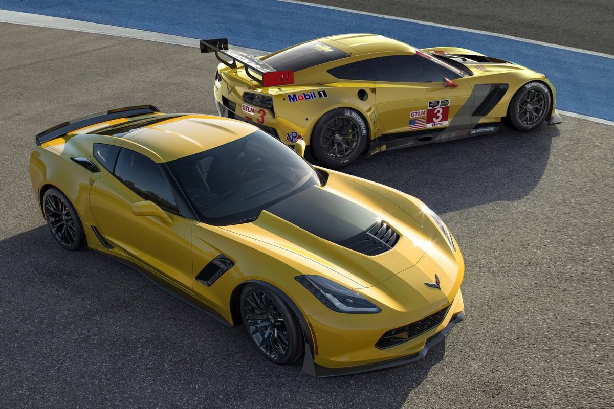(L to R) The all-new 2015 Corvette Z06 and 2014 Corvette C7.R ra
