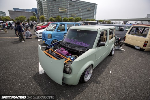 Nissan Cube стенс