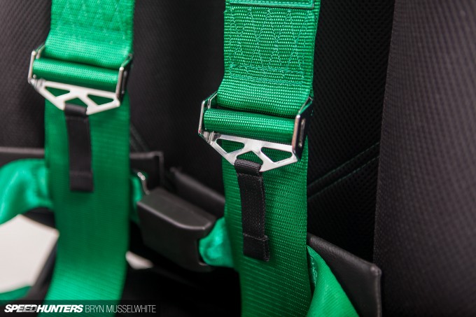 Takata Seats harnesses how to-5