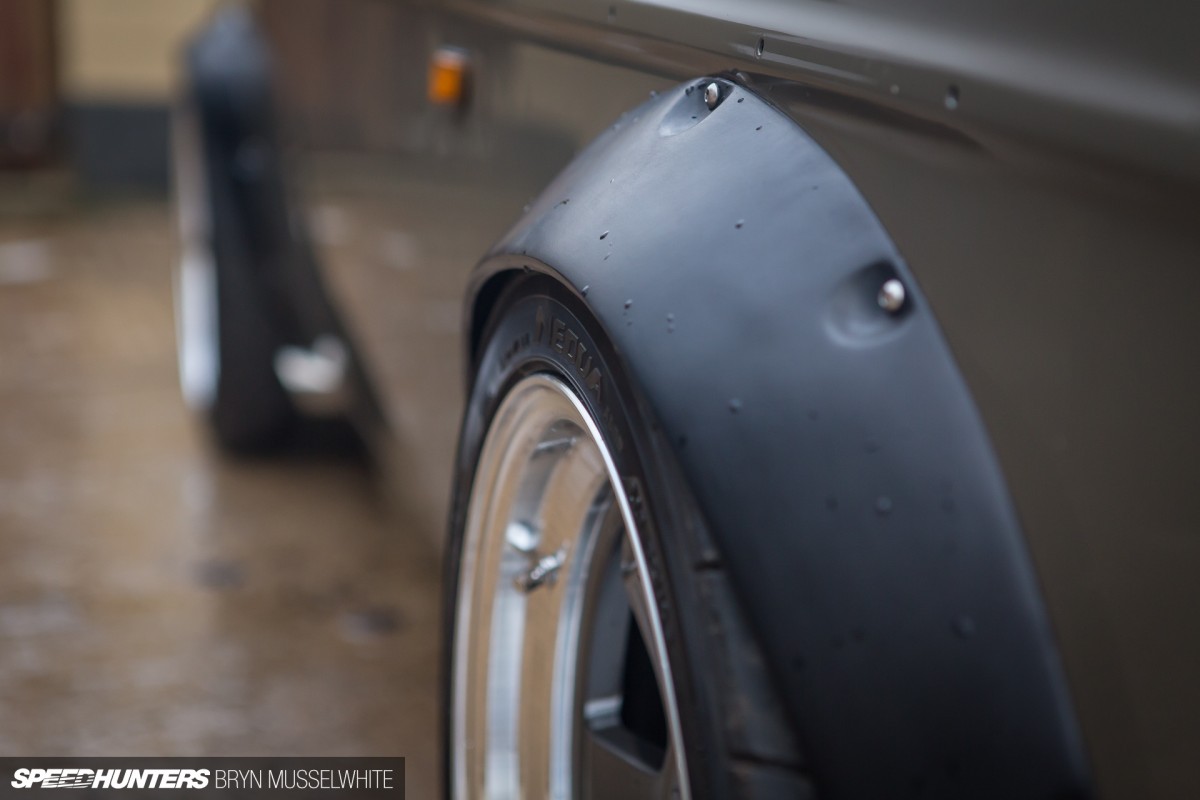 a Volvo Rays Wheels TE37-2