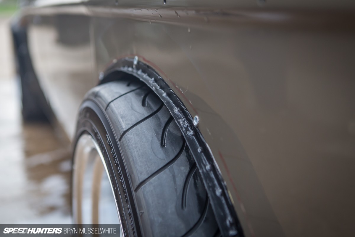 a Volvo Rays Wheels TE37-3