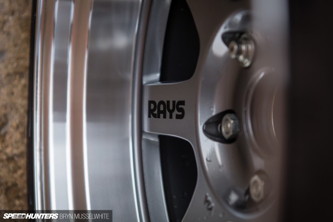 a Volvo Rays Wheels TE37-5