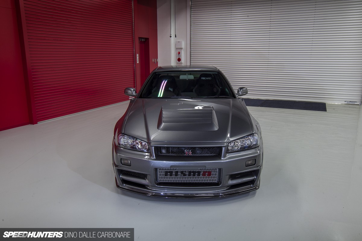 Next-gen Nissan GT-R imagined as a modernized R34 Nismo