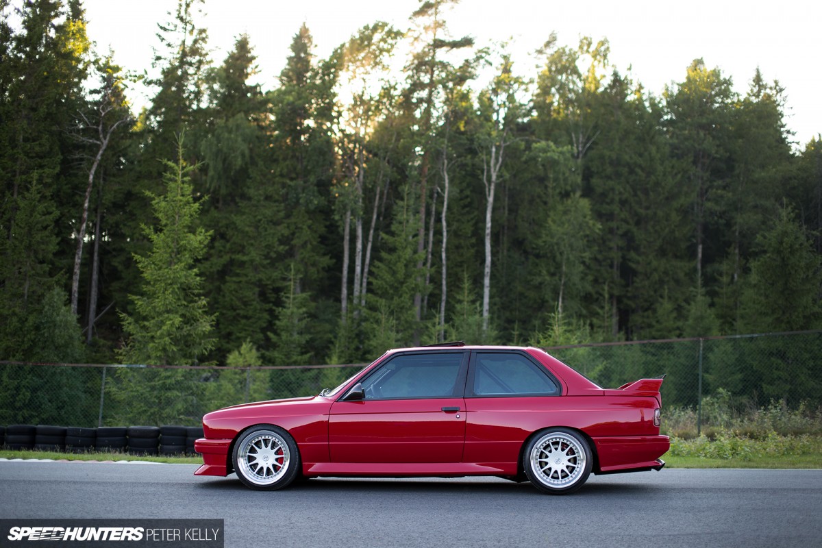 CarsOfNov14_BMW-E30-17