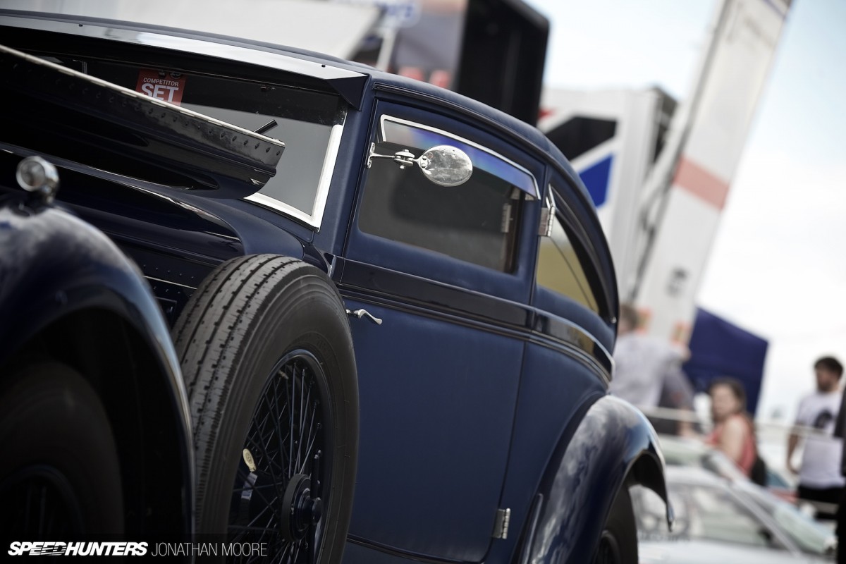 Silverstone_Classic_2015-Bentley_Blue_Train-003