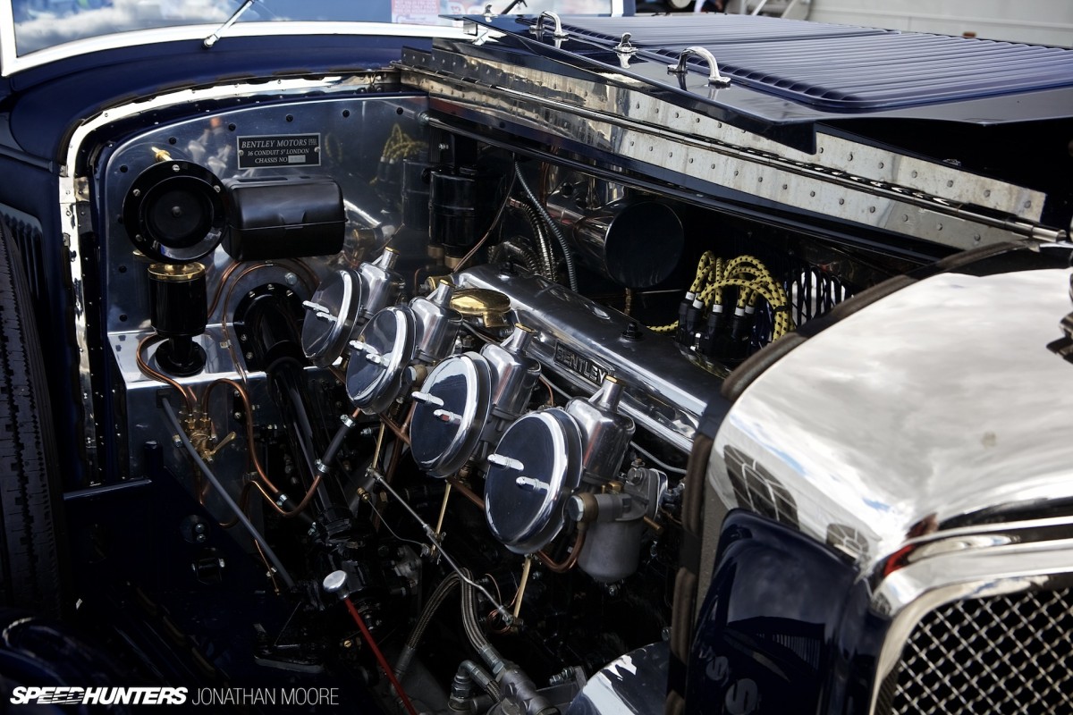 Silverstone_Classic_2015-Bentley_Blue_Train-009