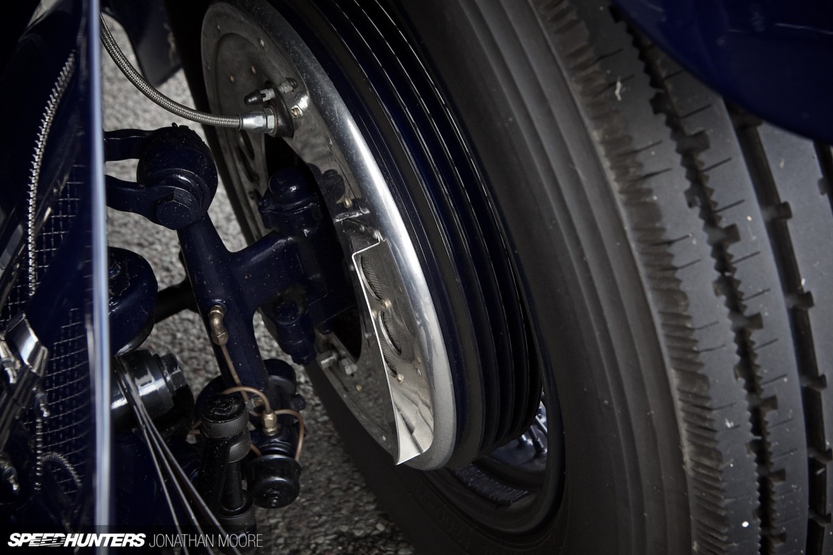 Silverstone_Classic_2015-Bentley_Blue_Train-010