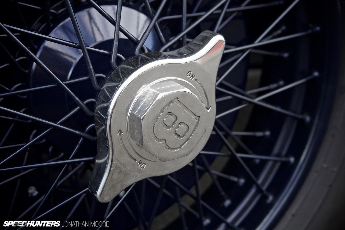 Silverstone_Classic_2015-Bentley_Blue_Train-014