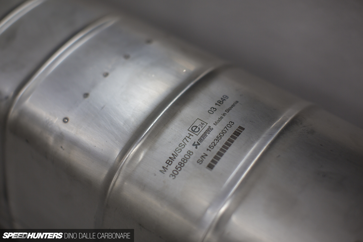 Akrapovic-project-droptop-06
