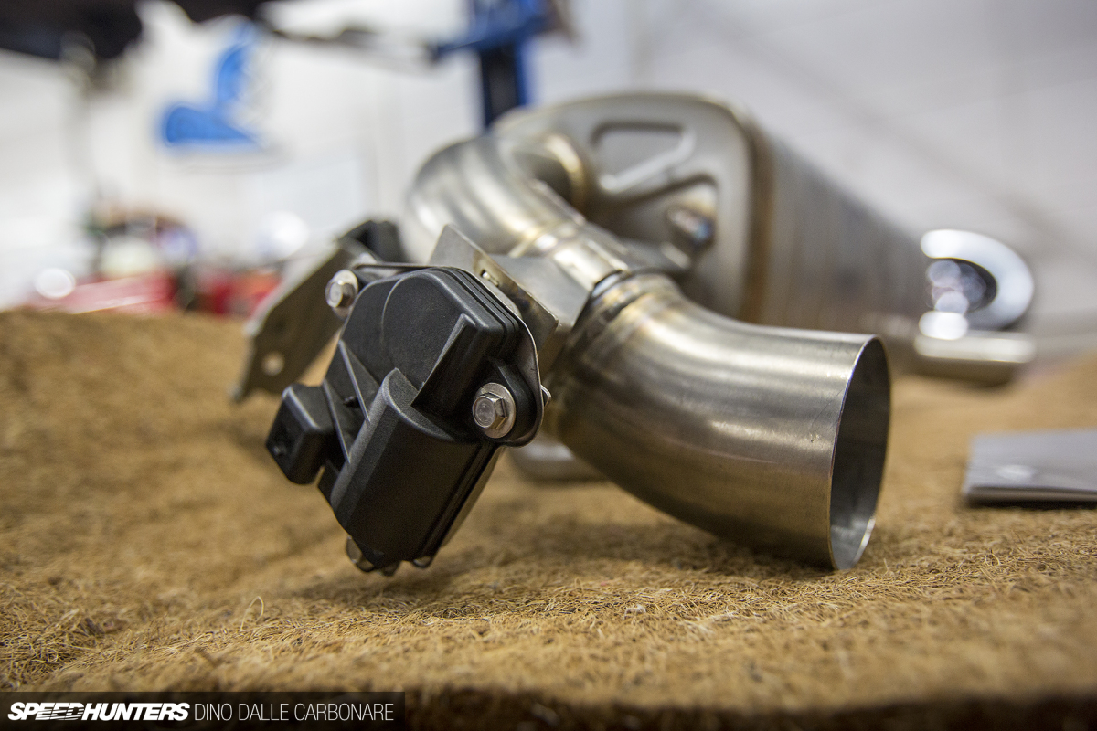 Akrapovic-project-droptop-23