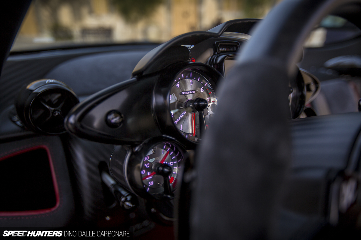 pagani interior dashboard