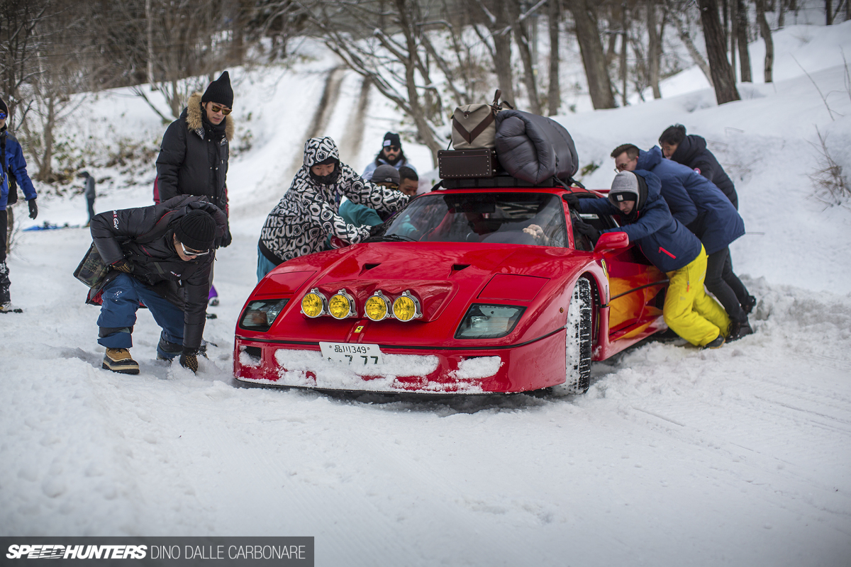 F40-Ski-RedBull-Dino-21