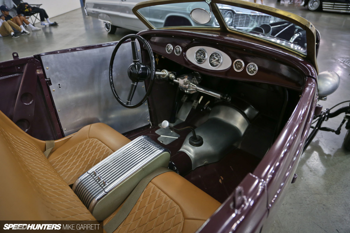 http://speedhunters-wp-production.s3.amazonaws.com/wp-content/uploads/2016/07/27113312/Deuce-Roadster-01-1200x800.jpg