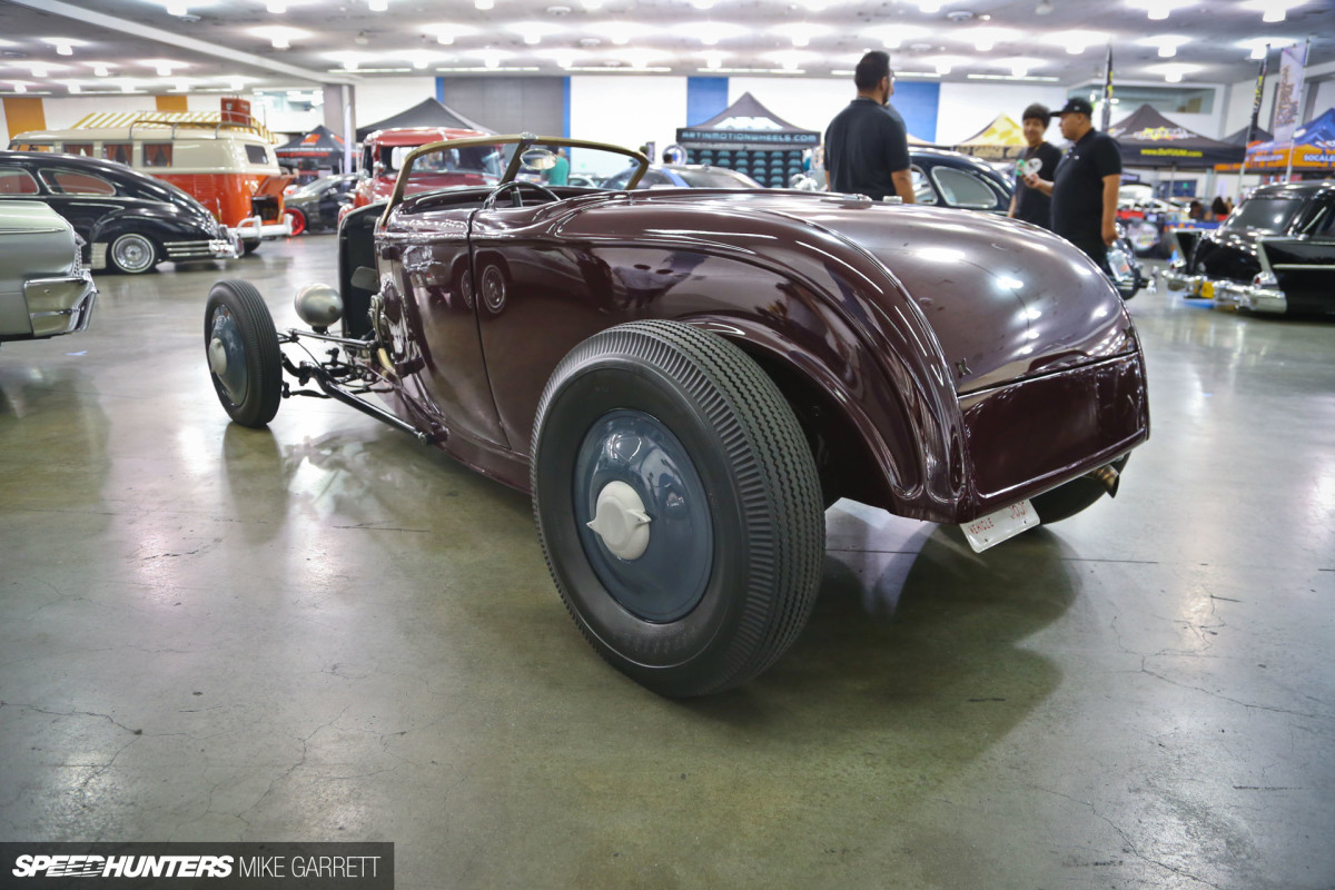 http://speedhunters-wp-production.s3.amazonaws.com/wp-content/uploads/2016/07/27113326/Deuce-Roadster-05-1200x800.jpg