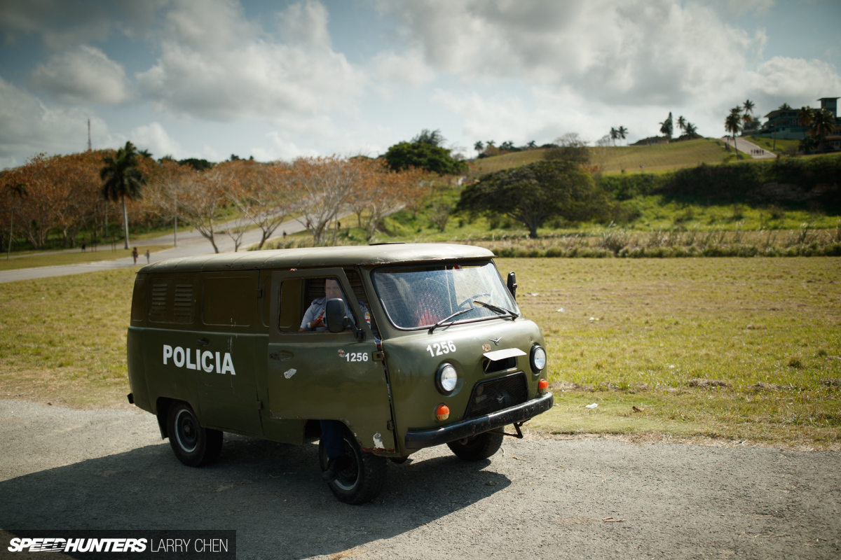 Larry_Chen_Speedhunters_havana_cuba_car_spotting_17