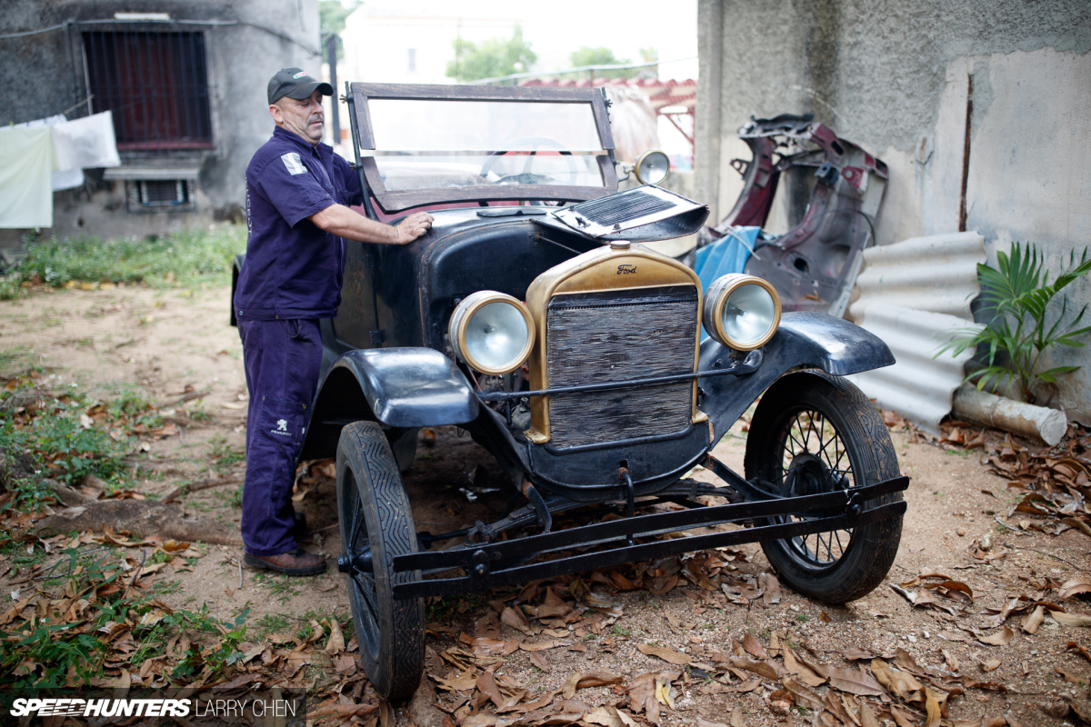 Larry_Chen_Speedhunters_havana_cuba_car_spotting_90