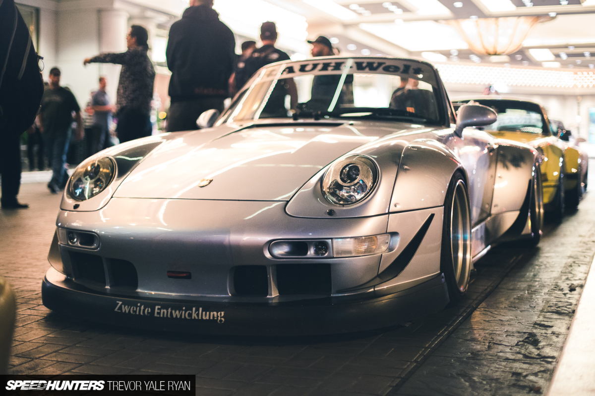 Under The Las Vegas Lights With RAUH-Welt Begriff