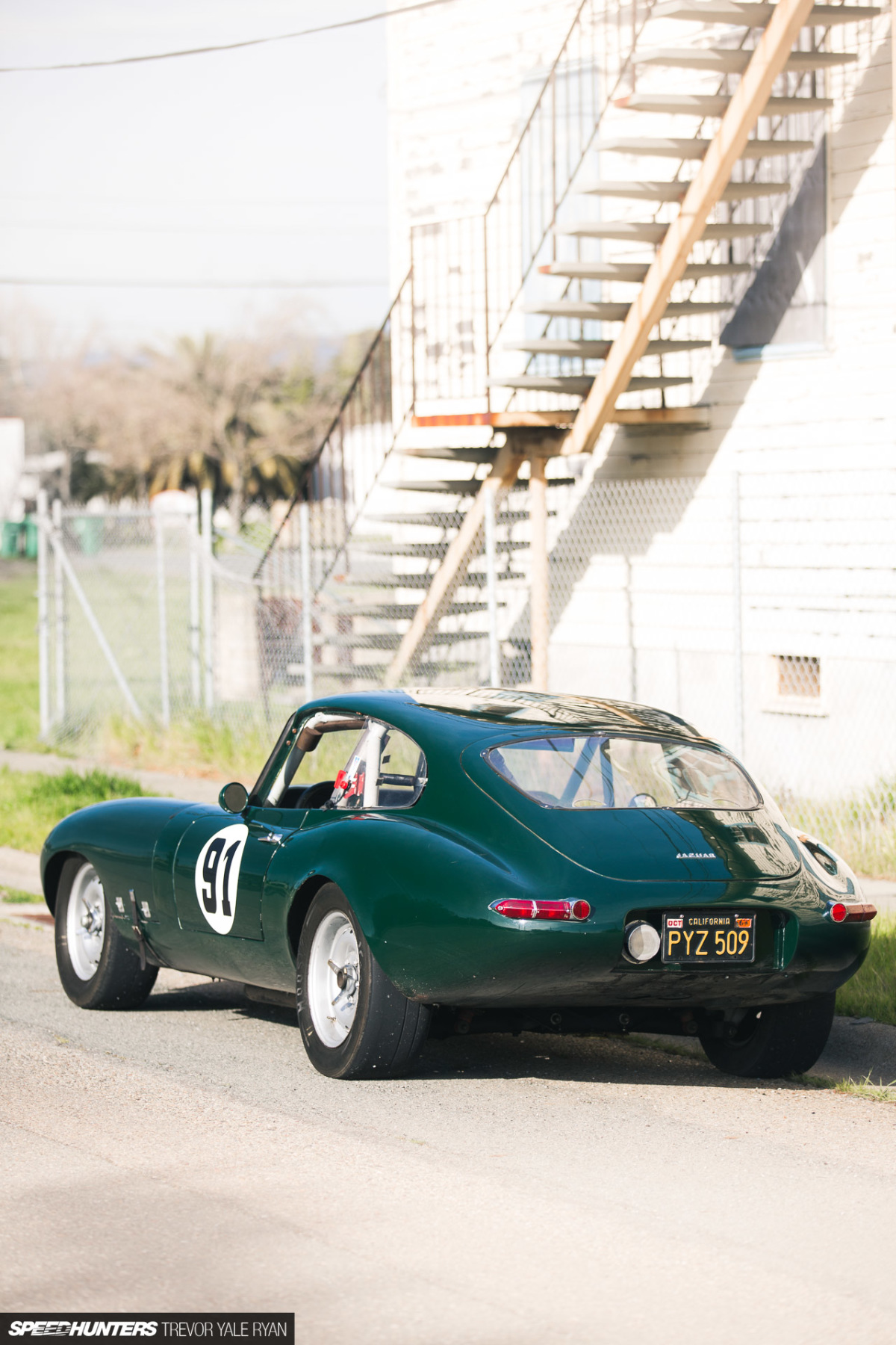 Jaguar E-Type, one of the most iconic British race cars — Steemit