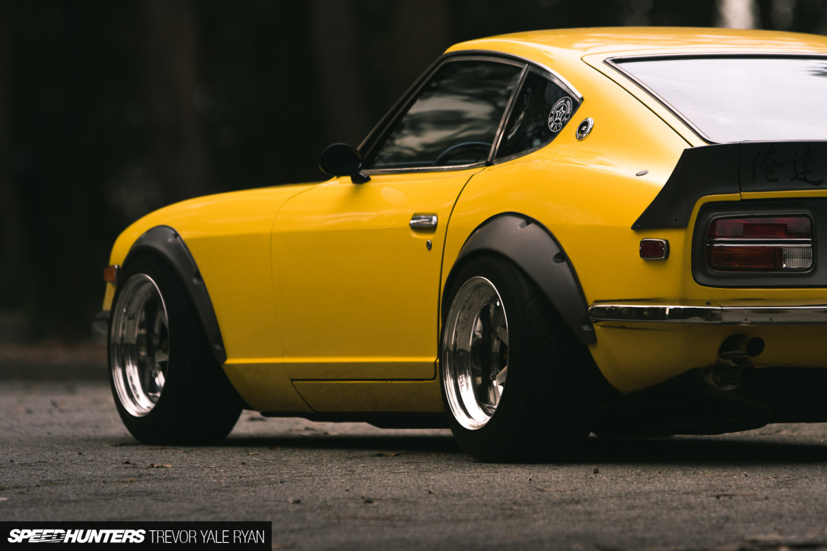 datsun 240z yellow