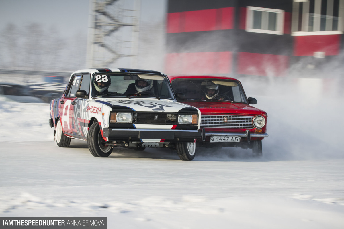 Lada Russian Car Drift 🕹️ Play Now on GamePix