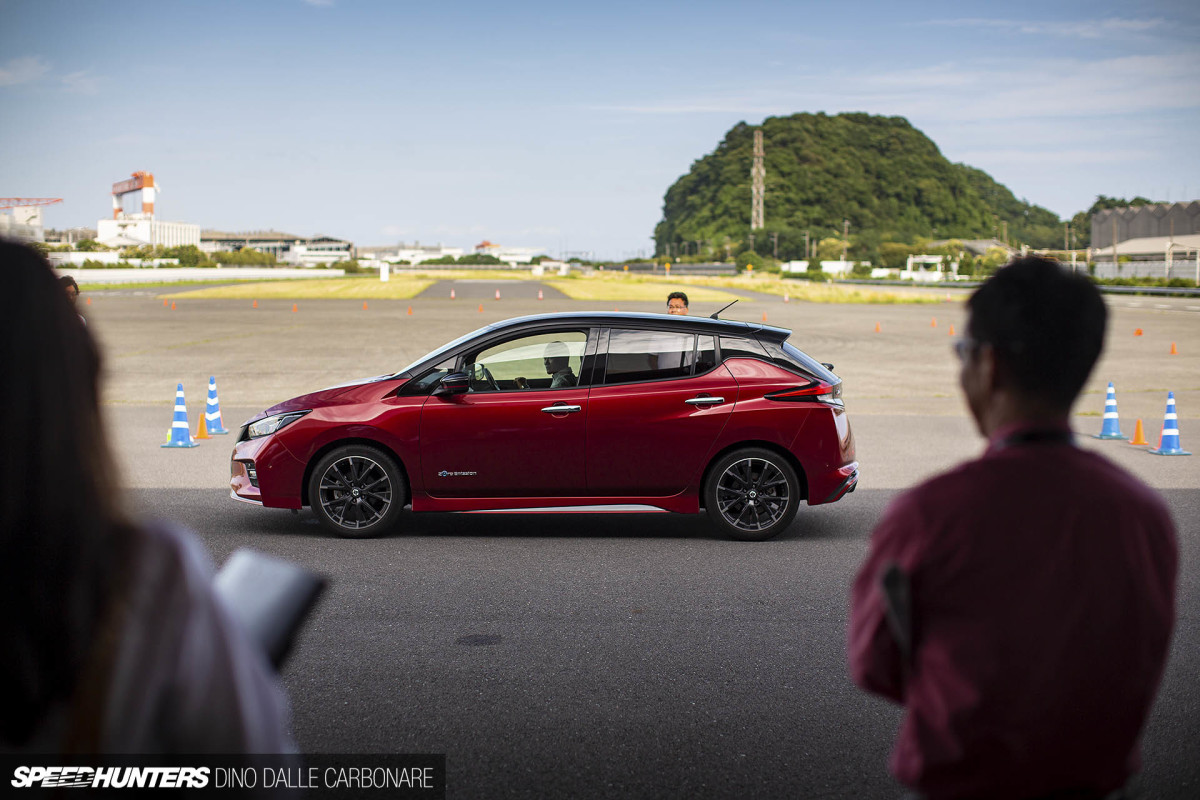 We Drive The Leaf Nismo
