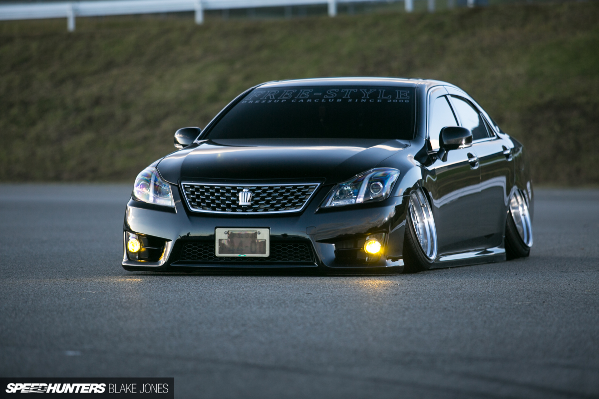 Toyota Crown s200 stance