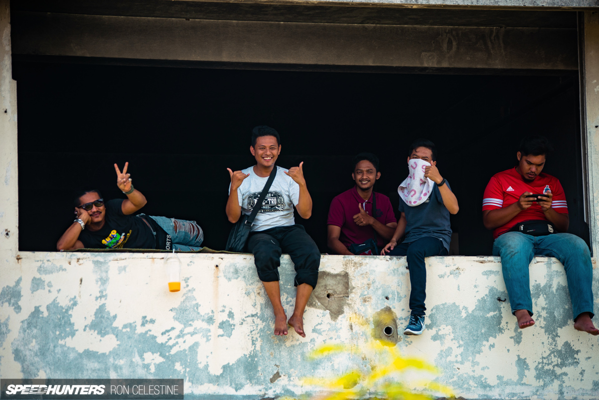 Ron_Celestine_Speedhunters_Tawau_Raretro_drag_Hang