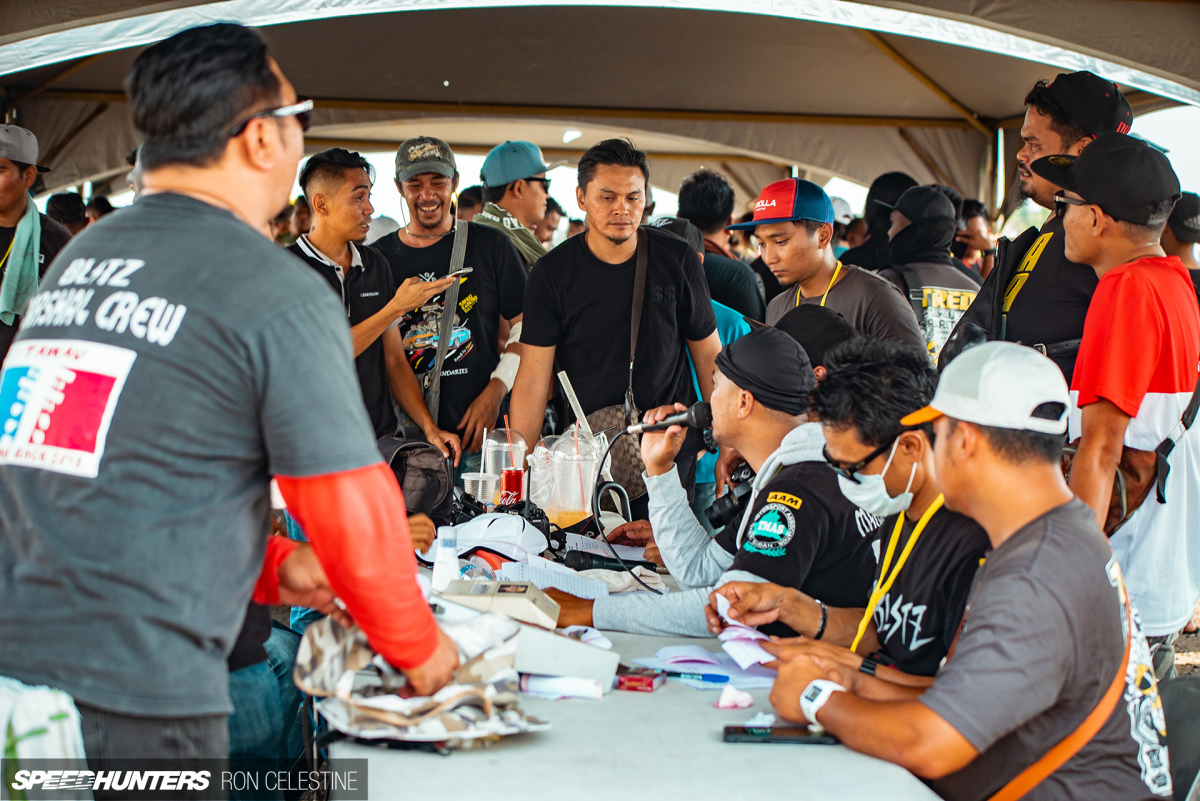 Ron_Celestine_Speedhunters_Tawau_Raretro_drag_judge1