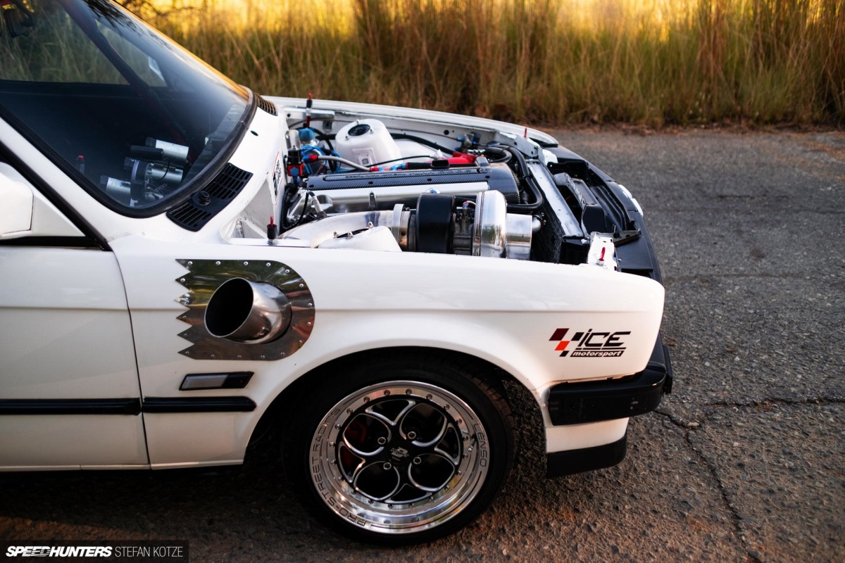 stefan-kotze-speedhunters-drag-e30-021