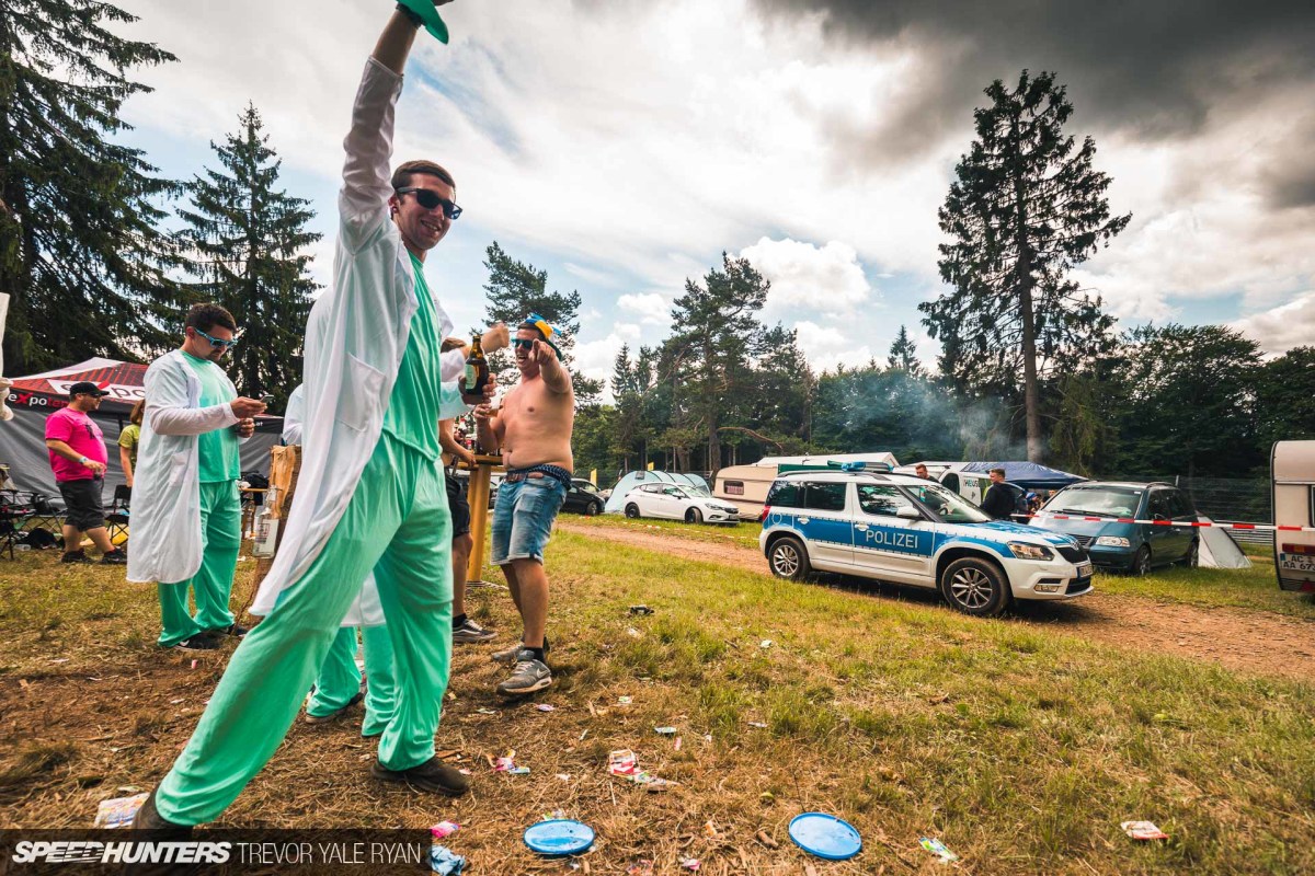 2019-Nurburgring-24-Hour-Fans-And-Camps_Trevor-Ryan-Speedhunters_031_5527